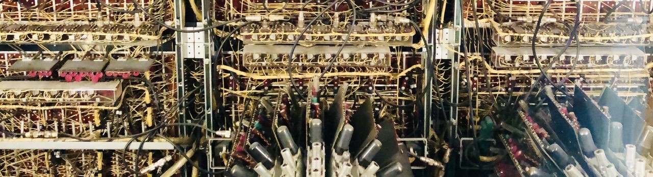 Knowledge Graphs and Machine Learning